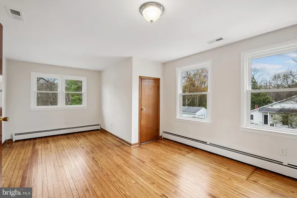 $2,950 | 10306 Gunston Road, Lorton, VA 22079