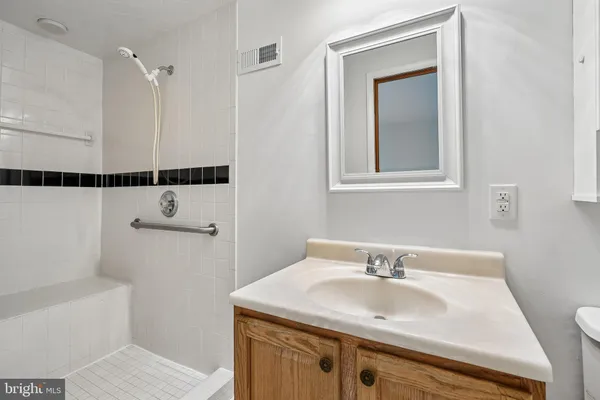 $2,950 | 10306 Gunston Road, Lorton, VA 22079