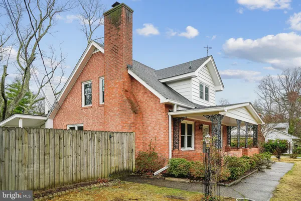 $2,950 | 10306 Gunston Road, Lorton, VA 22079