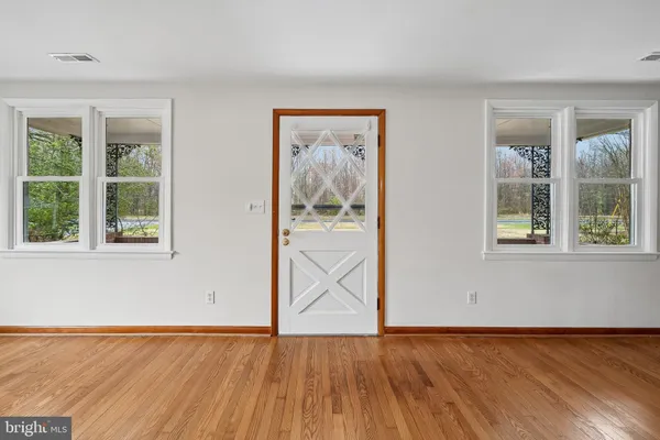 $2,950 | 10306 Gunston Road, Lorton, VA 22079