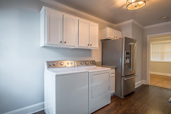 3780 Cardinal Avenue Memphis, TN 38111 - Photo 8 of 19 a utility room with dryer and washer