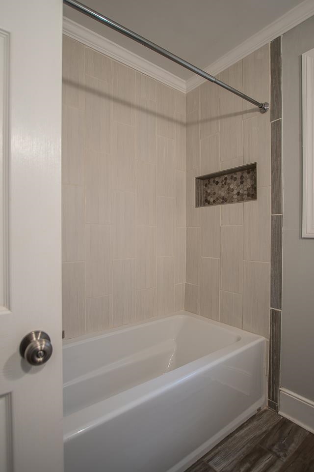 3780 Cardinal Avenue Memphis, TN 38111 - Photo 10 of 19 a bathroom with a bathtub