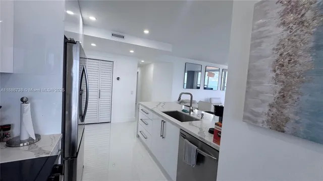 $5,999 | 3505 South Ocean Drive, Unit 912, Hollywood, FL 33019