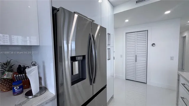 $5,999 | 3505 South Ocean Drive, Unit 912, Hollywood, FL 33019