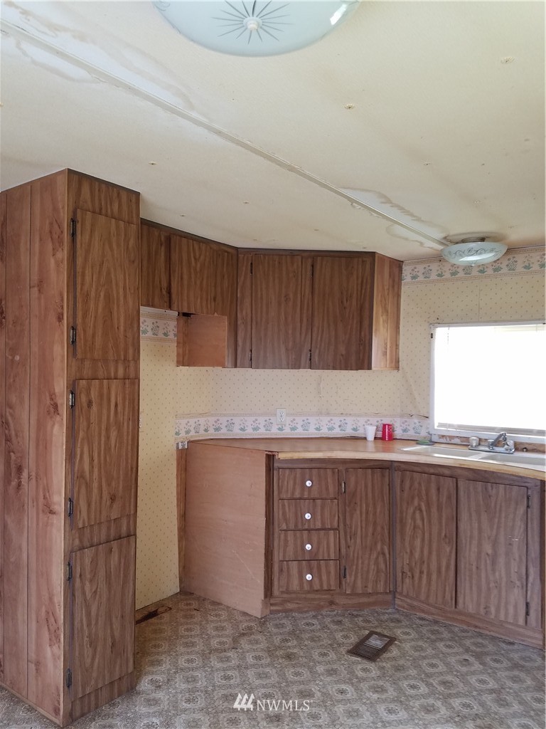 17930 Albany Street Southwest, Unit 29 Rochester, WA 98579 - Photo 5 of 16