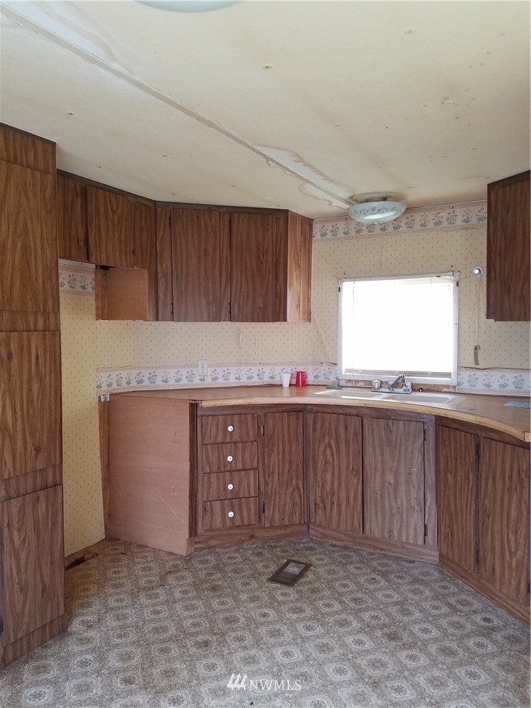 17930 Albany Street Southwest, Unit 29 Rochester, WA 98579 - Photo 6 of 16