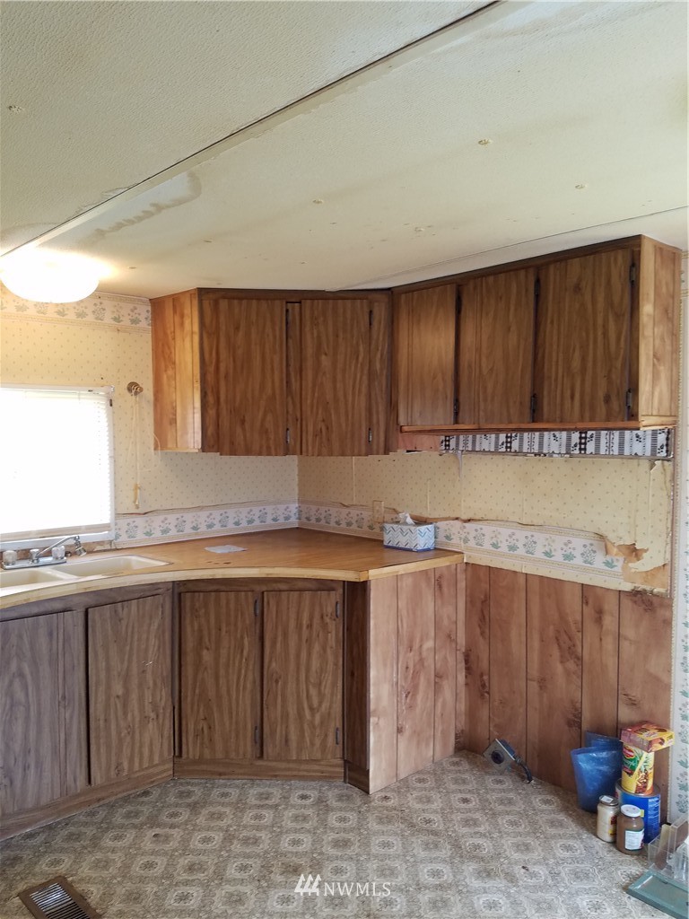 17930 Albany Street Southwest, Unit 29 Rochester, WA 98579 - Photo 7 of 16