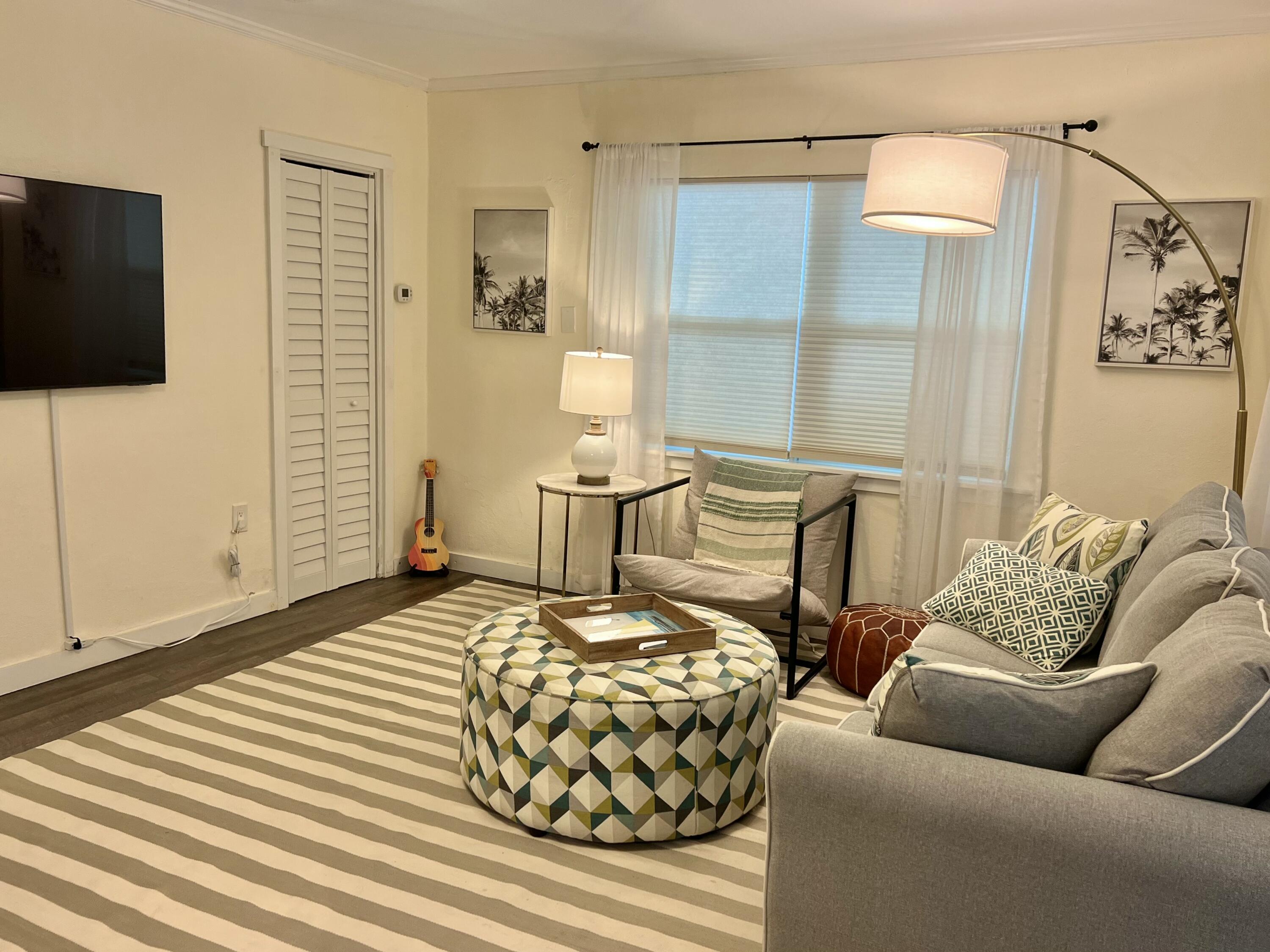 1505 Johnson Street Key West, FL 33040 - Photo 4 of 18 1505 Johnson Living Room