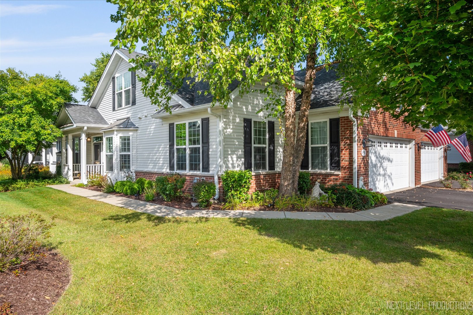 1031 Broadmoor Drive Elgin, IL 60124 - Photo 1 of 27