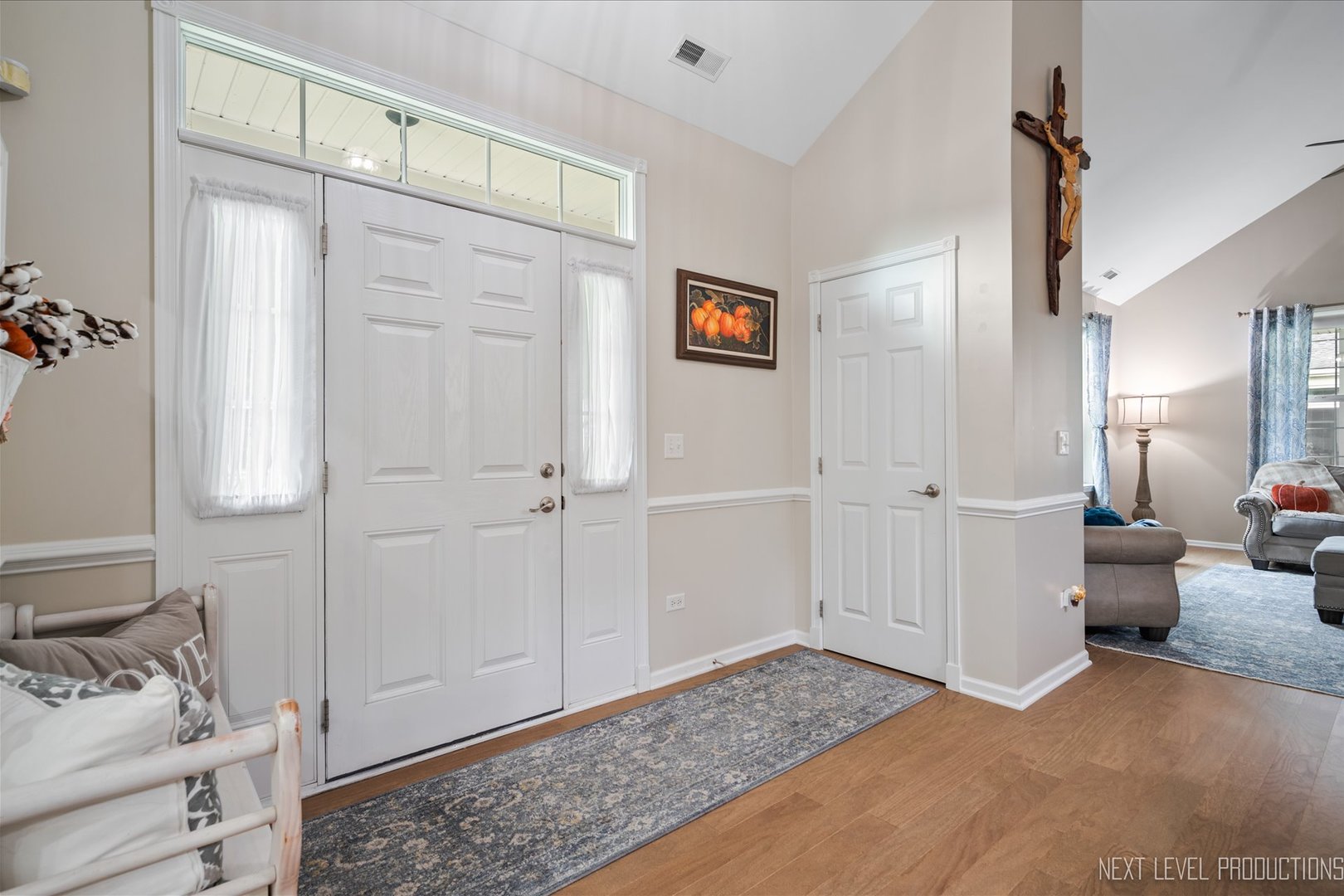 1031 Broadmoor Drive Elgin, IL 60124 - Photo 3 of 27