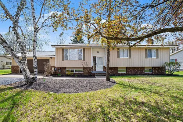 $255,000 | 3431 Maradee Court, Farwell, MI 48622