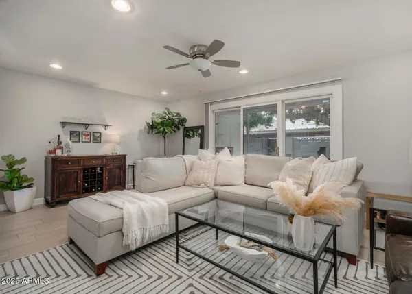 $3,200 | 4001 East Campbell Avenue, Phoenix, AZ 85018