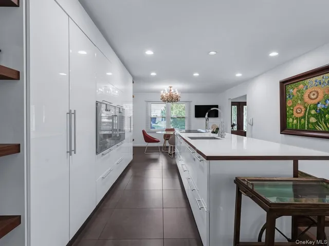 $1,495,000 | 15 Fairway Circle South, Unit 15, Manhasset, NY 11030