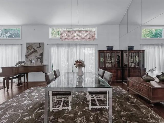 $1,495,000 | 15 Fairway Circle South, Unit 15, Manhasset, NY 11030