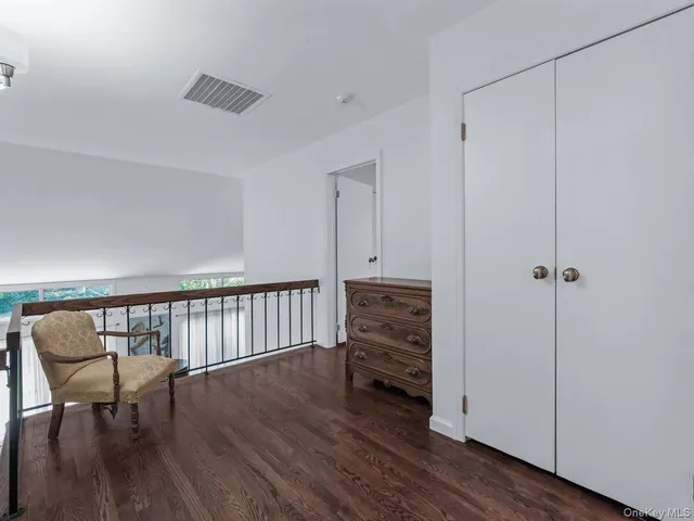 $1,495,000 | 15 Fairway Circle South, Unit 15, Manhasset, NY 11030