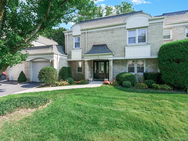 $1,495,000 | 15 Fairway Circle South, Unit 15, Manhasset, NY 11030