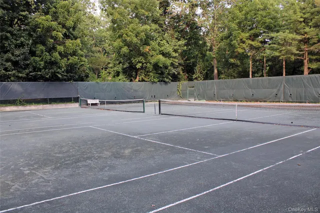 $1,495,000 | 15 Fairway Circle South, Unit 15, Manhasset, NY 11030