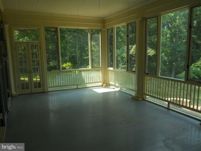 10664 Bears Den Road Marshall, VA 20115 - Photo 11 of 18 Glassed in porch 2