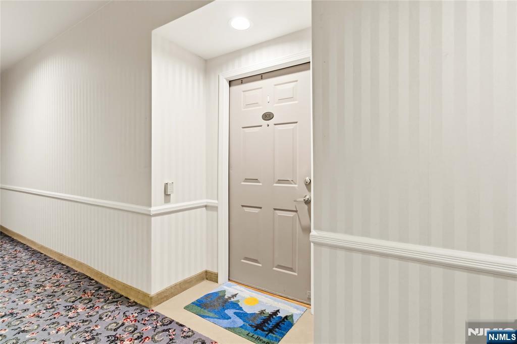 5301 Richmond Road, Unit 301 West Milford, NJ 07480 - Photo 4 of 24