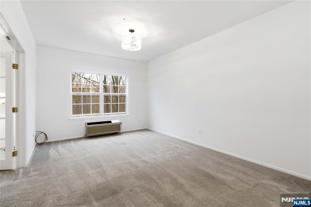 5301 Richmond Road, Unit 301 West Milford, NJ 07480 - Photo 10 of 24