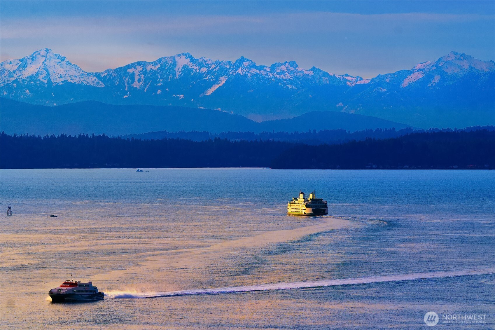 715 2nd Avenue, Unit 1501 Seattle, WA 98104 - Photo 3 of 40 a view of a city
