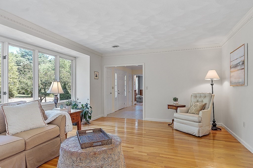 11 Liberty Road Medfield, MA 02052 - Photo 17 of 34 Gallery Image 17