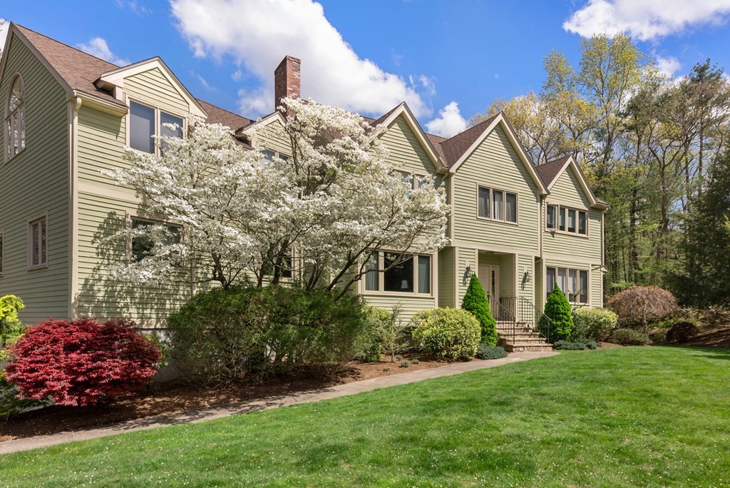 11 Liberty Road Medfield, MA 02052 - Photo 2 of 34 Gallery Image 2