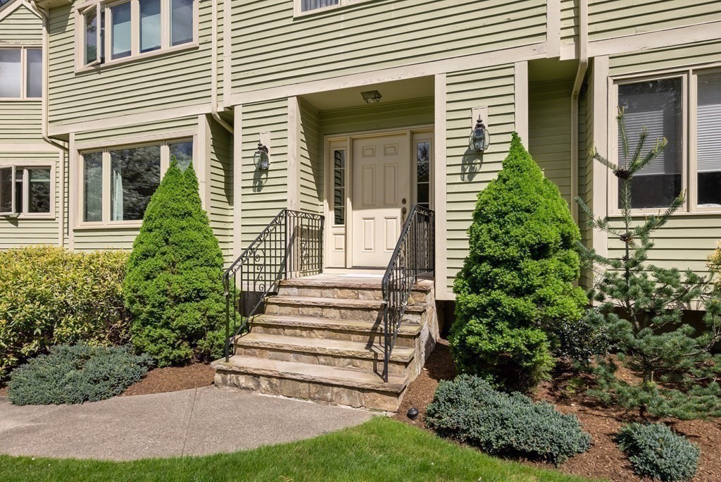 11 Liberty Road Medfield, MA 02052 - Photo 3 of 34 Gallery Image 3