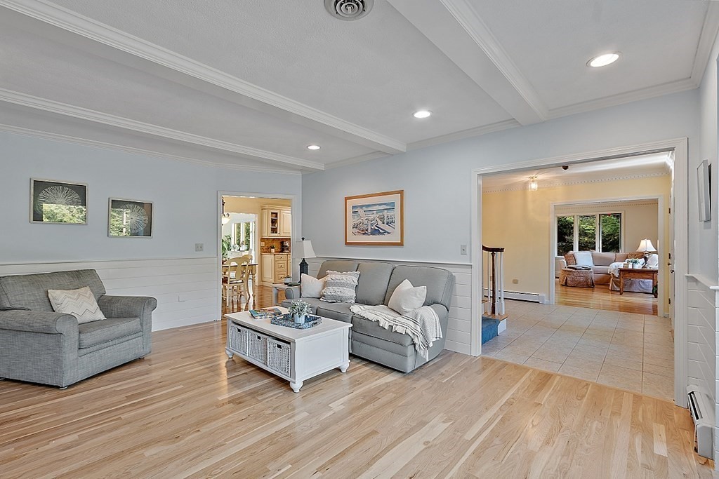 11 Liberty Road Medfield, MA 02052 - Photo 4 of 34 Gallery Image 4