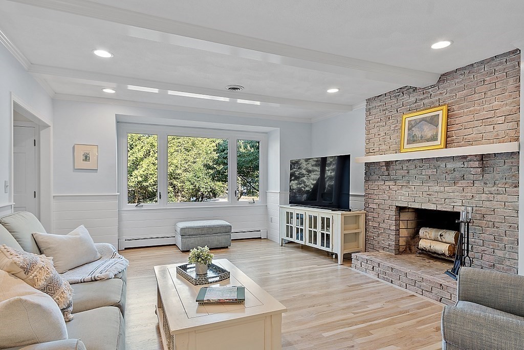 11 Liberty Road Medfield, MA 02052 - Photo 5 of 34 Gallery Image 5