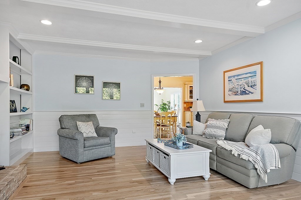 11 Liberty Road Medfield, MA 02052 - Photo 6 of 34 Gallery Image 6