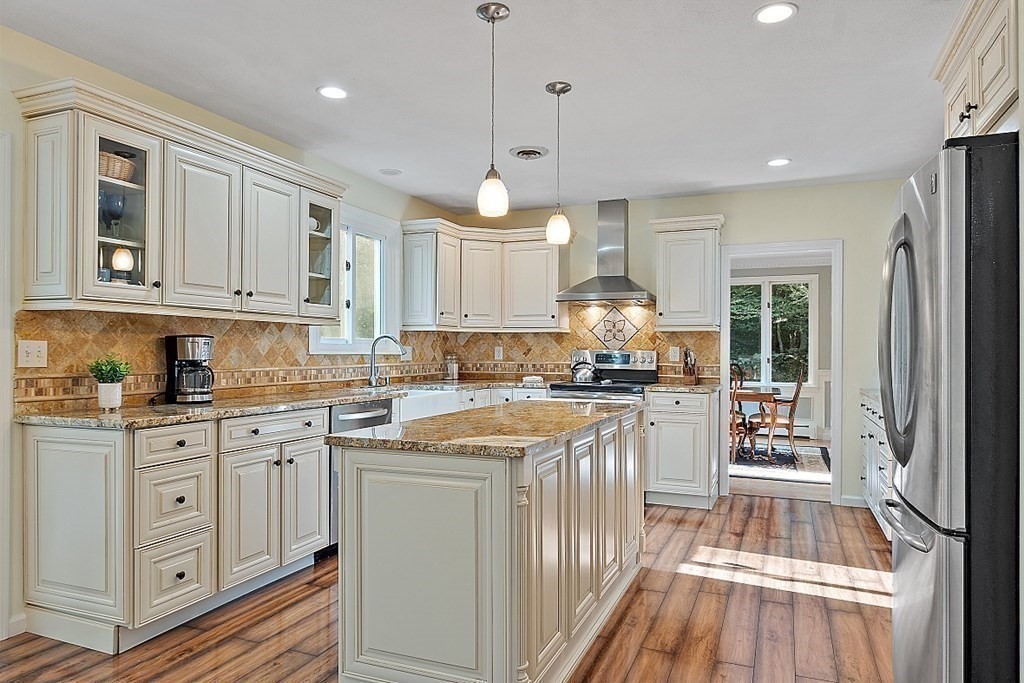 11 Liberty Road Medfield, MA 02052 - Photo 9 of 34 Gallery Image 9