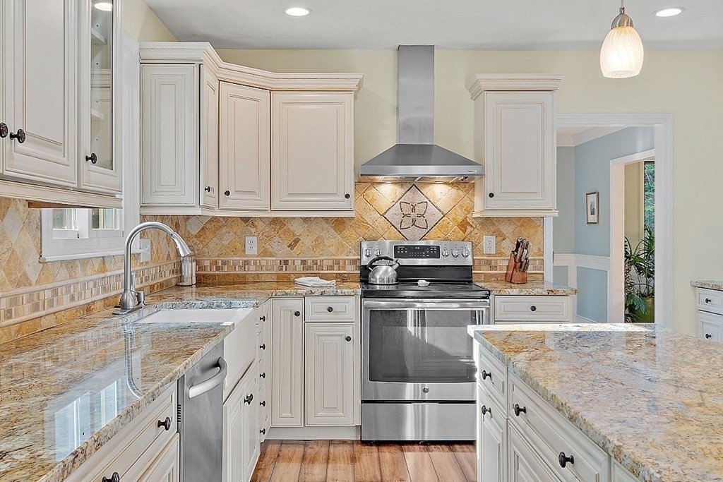 11 Liberty Road Medfield, MA 02052 - Photo 10 of 34 Gallery Image 10