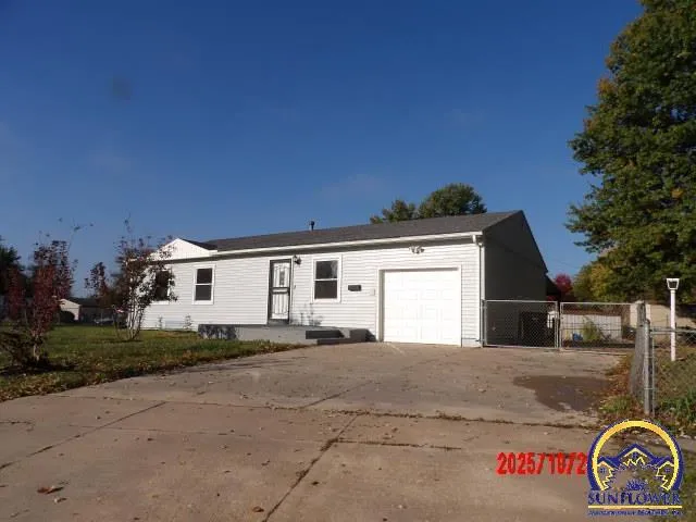 $194,900 | 1032 Southeast 35th Terrace, Topeka, KS 66605