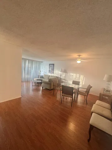 $1,600 | 500 Davis Road, Unit 27, Palm Springs, FL 33461