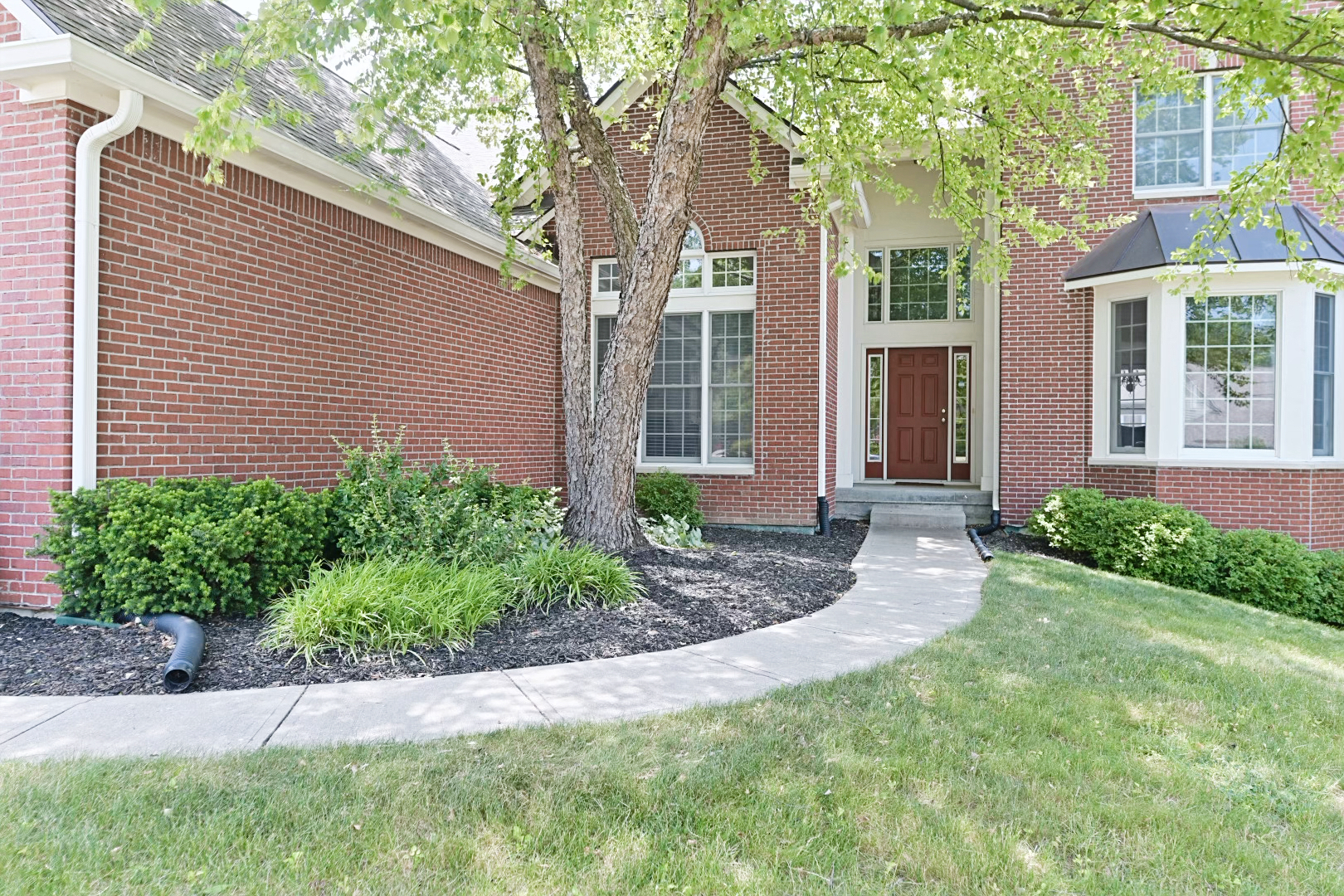 1077 Sullivans Ridge Zionsville, IN 46077 - Photo 3 of 58