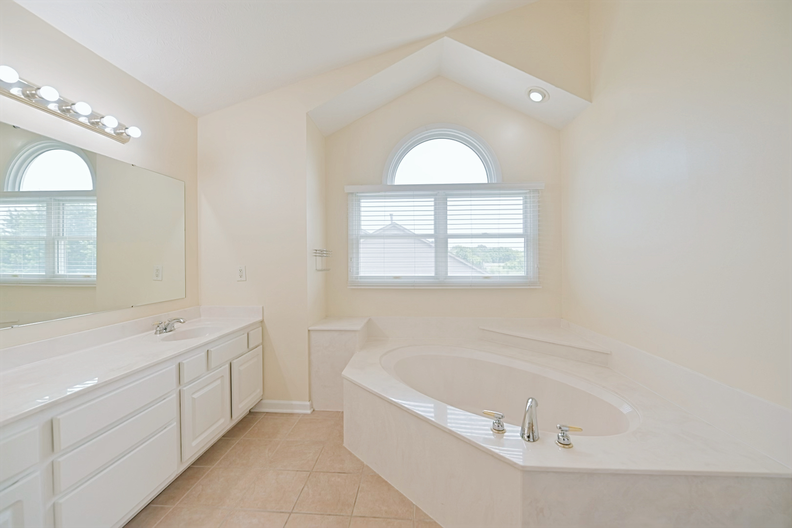 1077 Sullivans Ridge Zionsville, IN 46077 - Photo 32 of 58