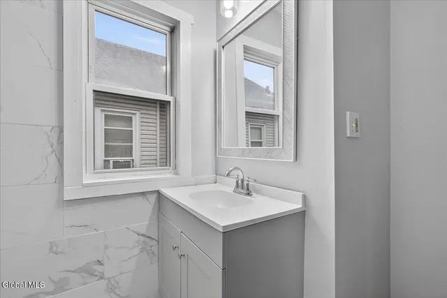 $220,000 | 19 Cromer Avenue, Schenectady, NY 12304