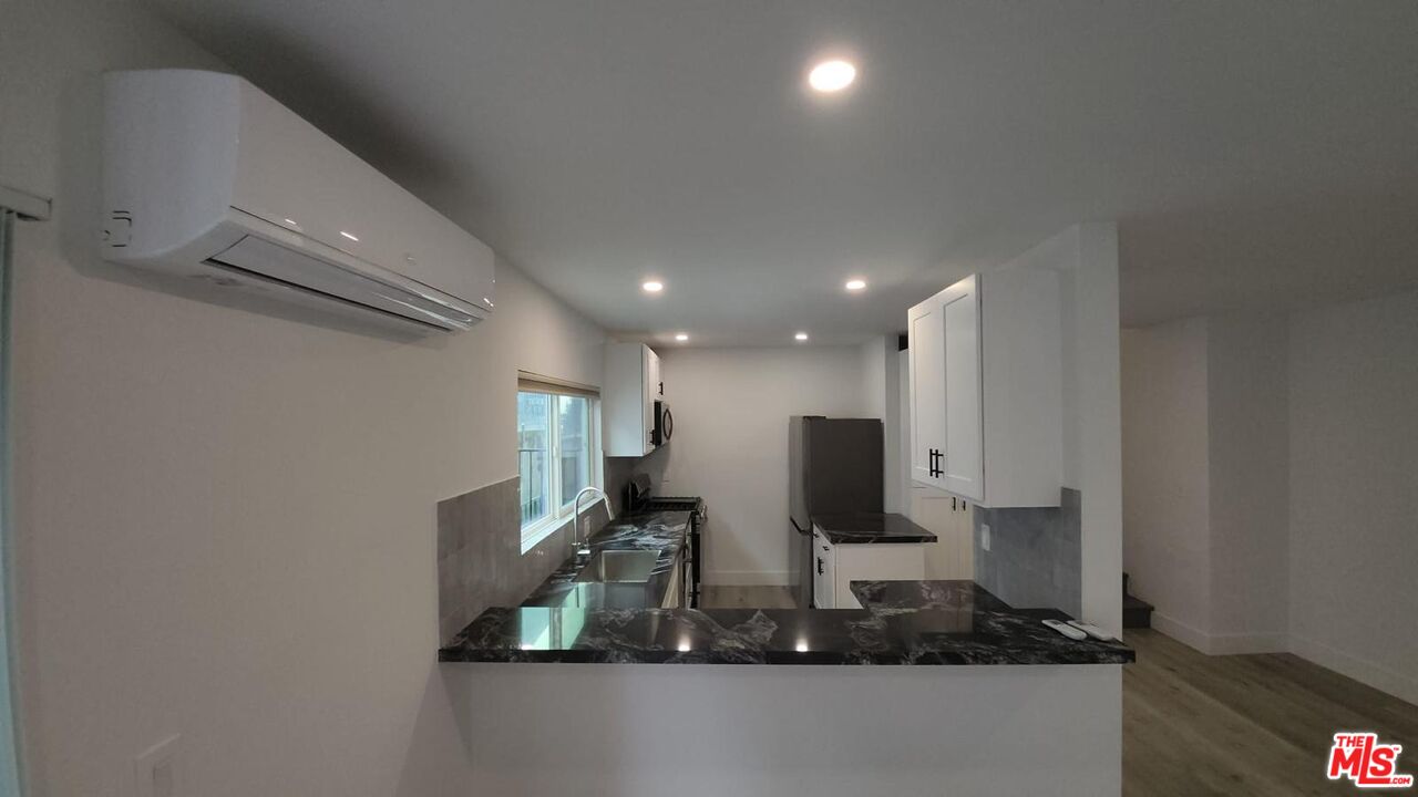 1951 Selby Avenue, Unit 4 Los Angeles, CA 90025 - Photo 3 of 12