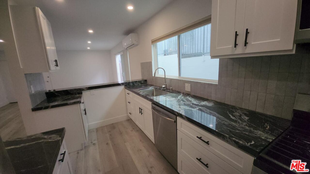 1951 Selby Avenue, Unit 4 Los Angeles, CA 90025 - Photo 10 of 12