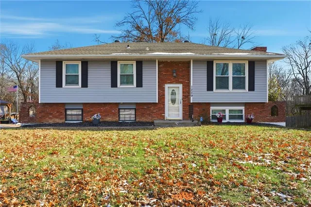 $215,000 | 1229 Michele Drive, Excelsior Springs, MO 64024