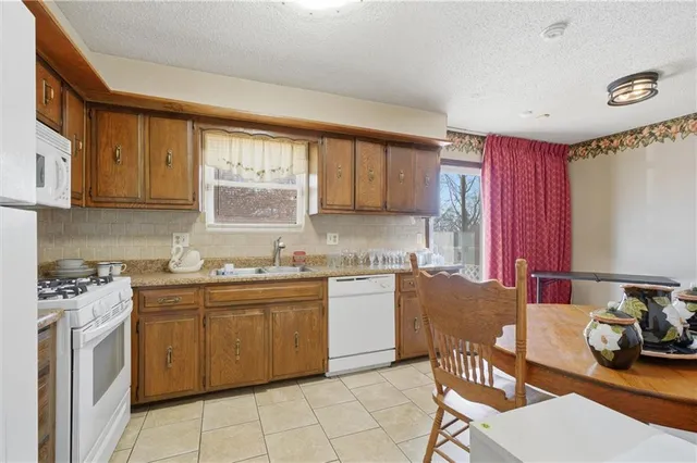 $215,000 | 1229 Michele Drive, Excelsior Springs, MO 64024