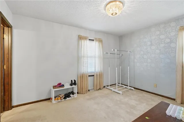 $215,000 | 1229 Michele Drive, Excelsior Springs, MO 64024