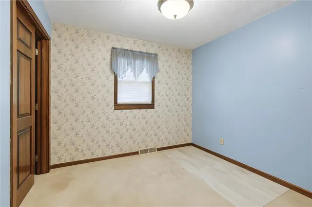 $215,000 | 1229 Michele Drive, Excelsior Springs, MO 64024