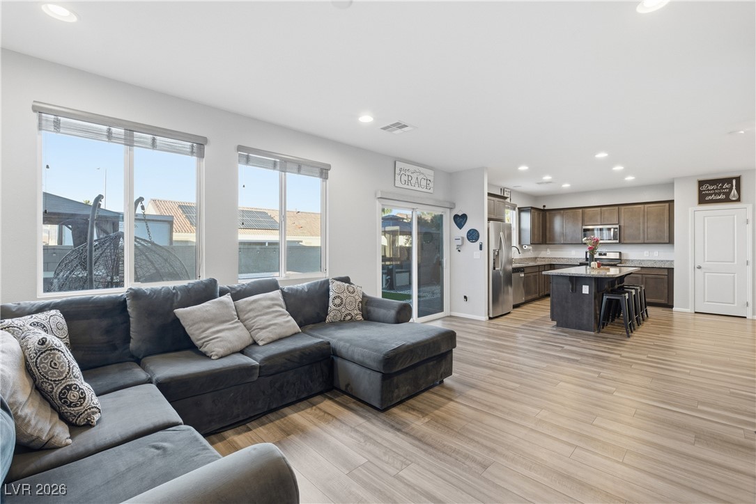 2316 Stone Well Road North Las Vegas, NV 89031 - Photo 3 of 32