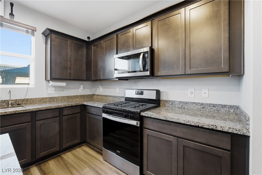 2316 Stone Well Road North Las Vegas, NV 89031 - Photo 10 of 32