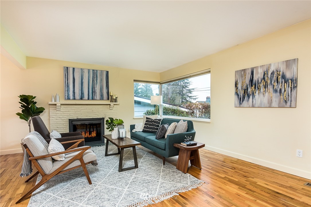 10615 Rustic Road South Seattle, WA 98178 - Photo 3 of 15