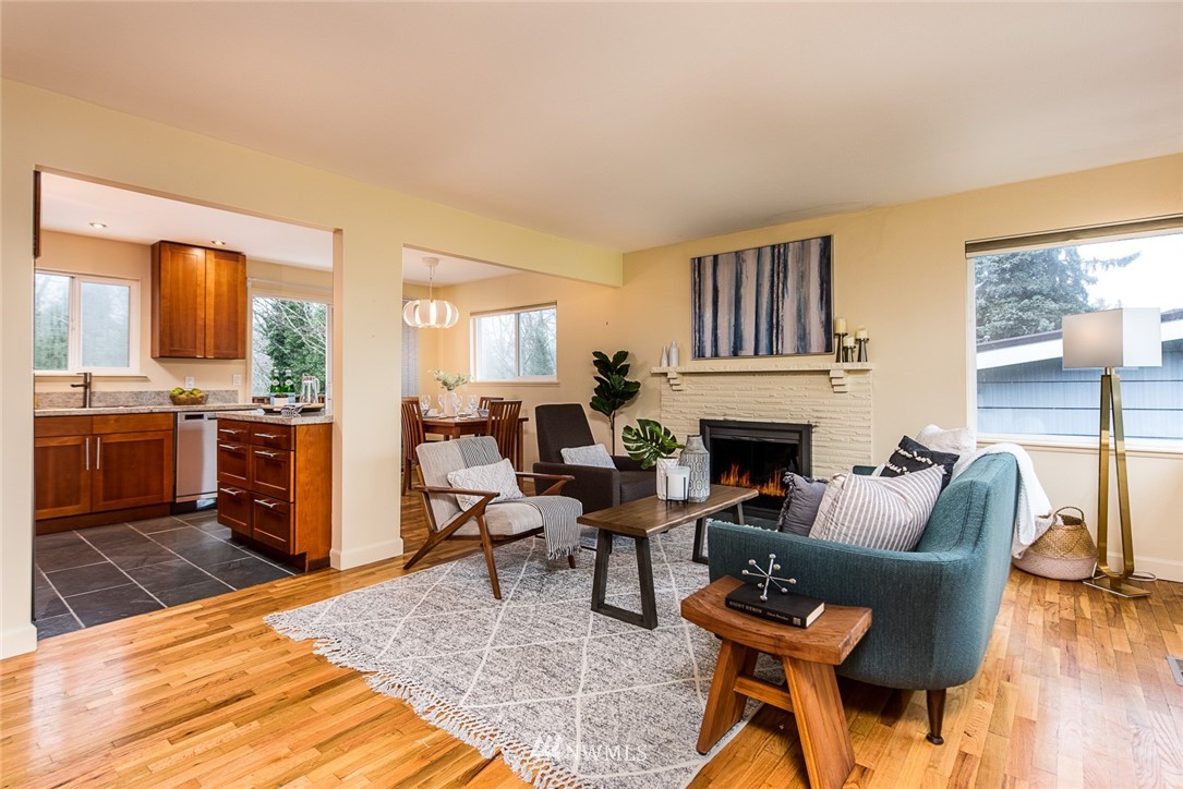 10615 Rustic Road South Seattle, WA 98178 - Photo 4 of 15
