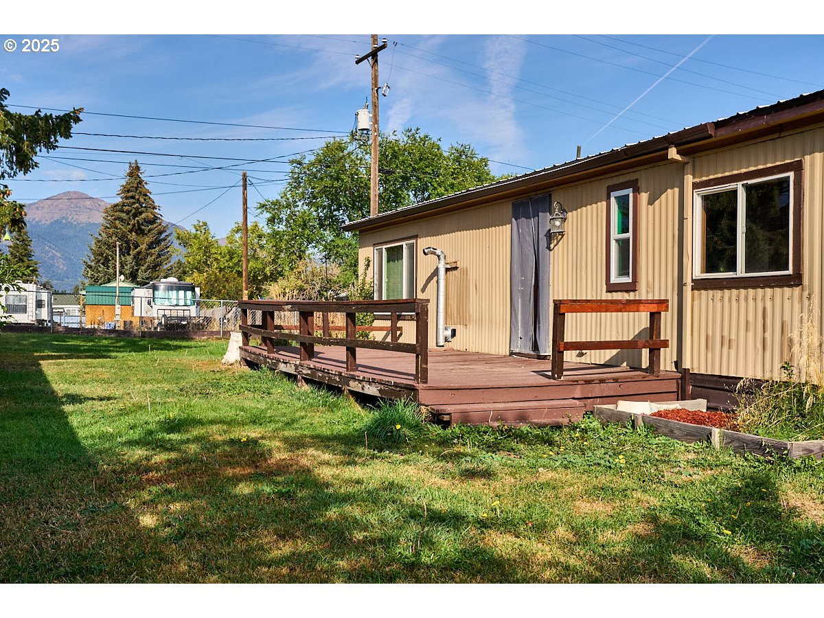 402 South East Street Joseph, OR 97846 - Photo 21 of 22 a view of a house with backyard and sitting area