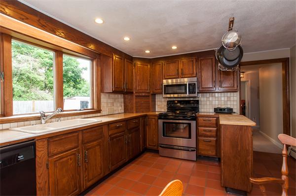 1317 Trapelo Road Waltham, MA 02451 - Photo 4 of 23
